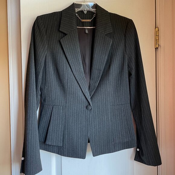 White House Black Market Jackets & Blazers - WHBM Gray blazer Size 4